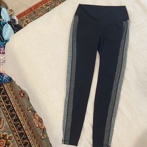 Vuori racer high rise black legging medium womens